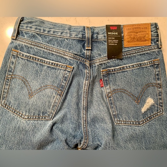 Levi's Women's Premium Wedgie  High Rise Jeans NWT - 26 - Picture 9 of 14